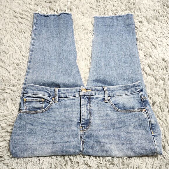 Chicos Womens Jeans Size 1 US Size 8 So Slimming Girlfriend Ankle Cutoff Capri - Picture 3 of 14
